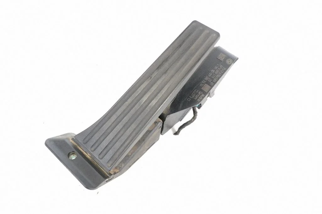 Accelerator throttle pedal – BMW 1 Series E81 E87 (2004-2011)