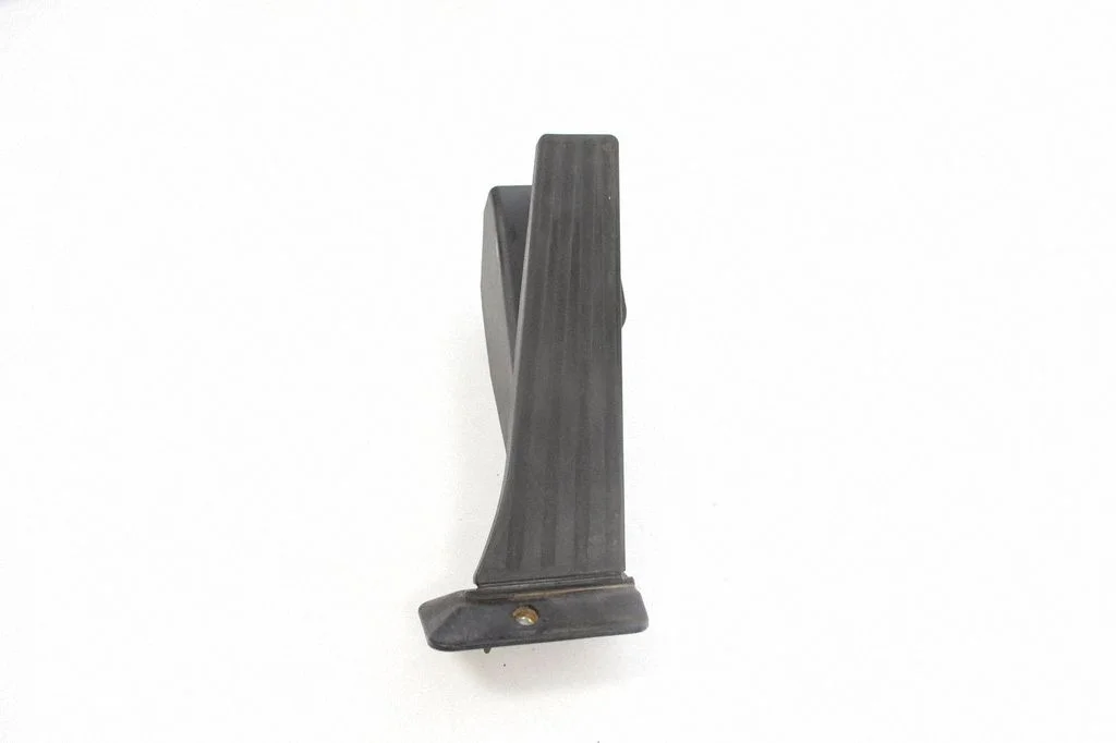 Accelerator throttle pedal – BMW 1 Series E81 E87 (2004-2011)