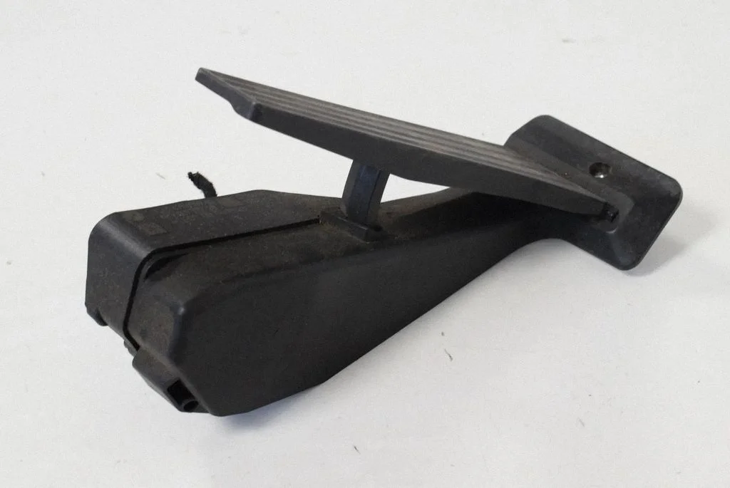 Accelerator throttle pedal – BMW 1 Series E82 E88 (2007-2014)