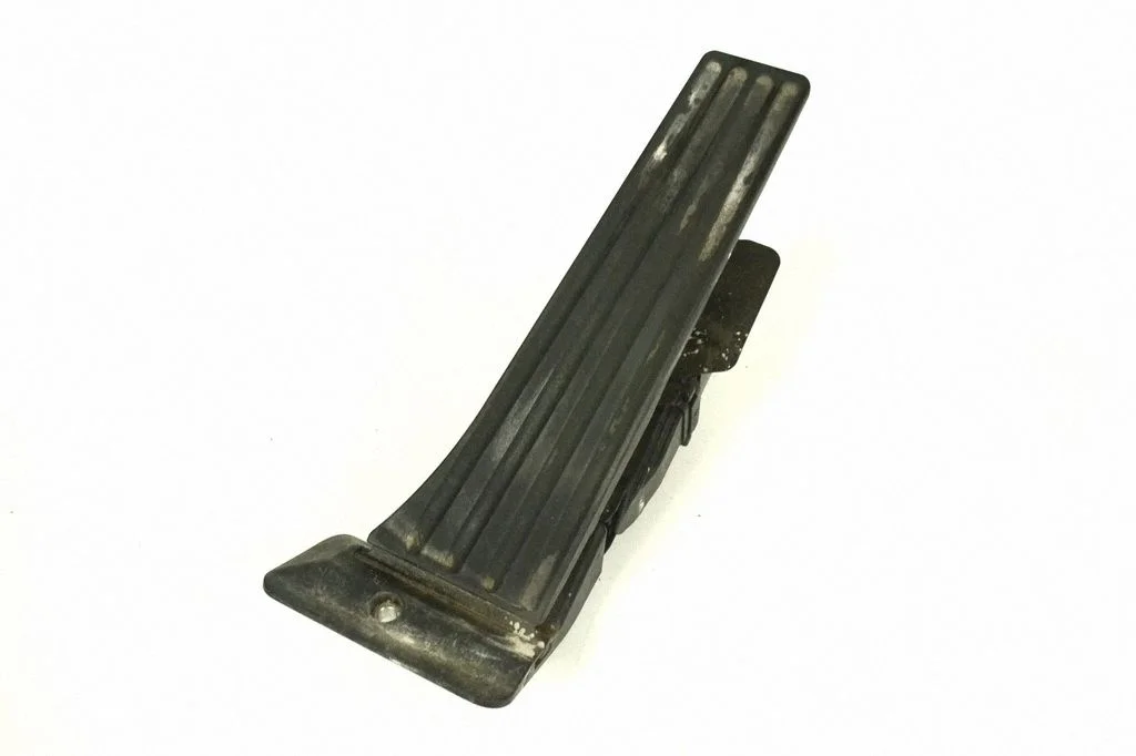 Akseleratora pedālis – BMW 4. sērija F32 F33 (2013-2020)