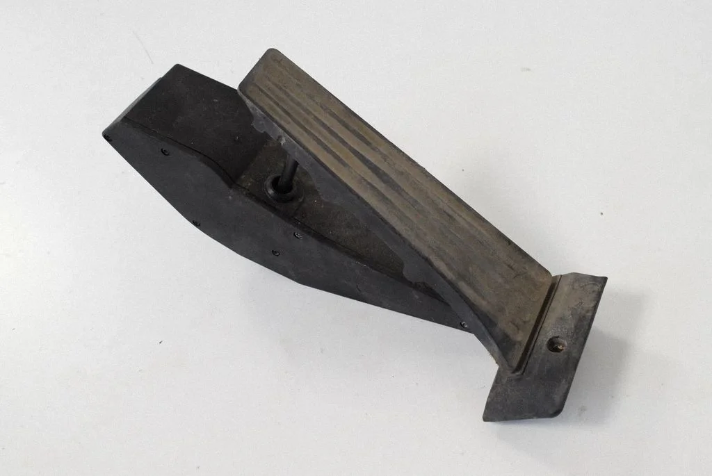 Gaasipedaal – BMW 5-seeria E60 E61 (2004-2010)