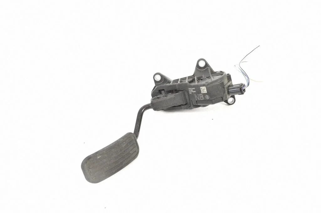 Akseleratora pedālis 78110F4040