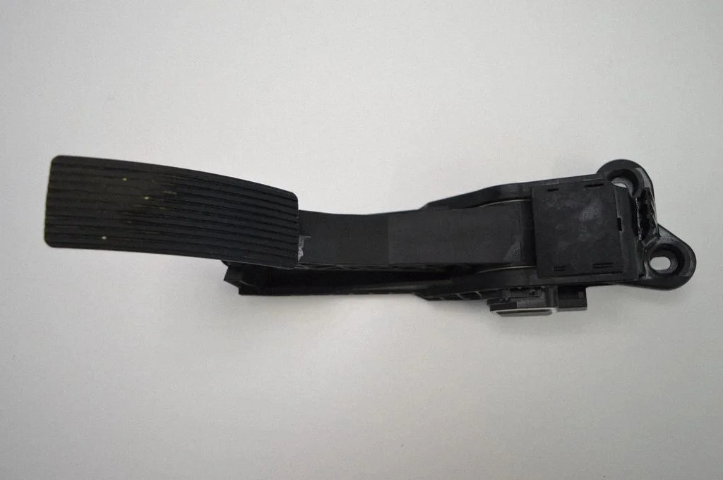 Gaasipedaal – Mercedes-Benz ML-klass W164 (2005-2011)