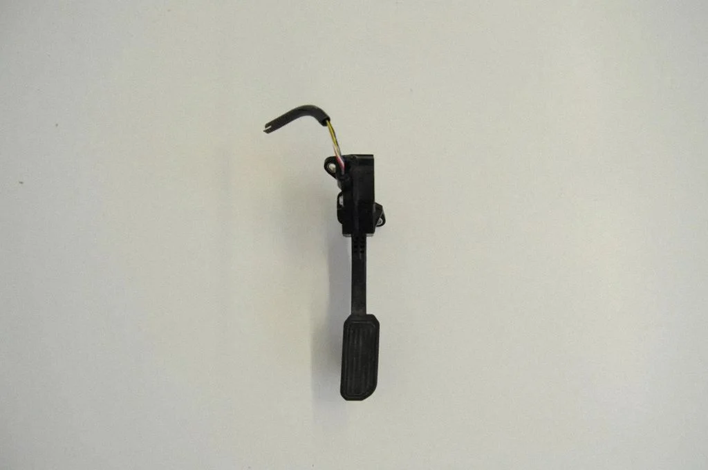 Accelerator throttle pedal – Toyota Prius (XW30) (2009-2015)