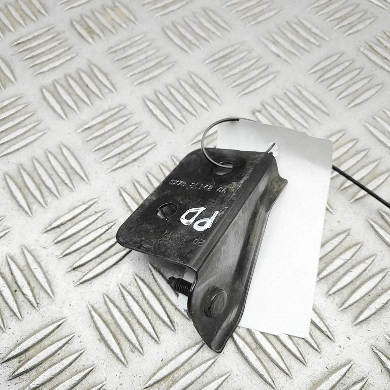 Radiatoru paneļa kronšteins GX738C142AA