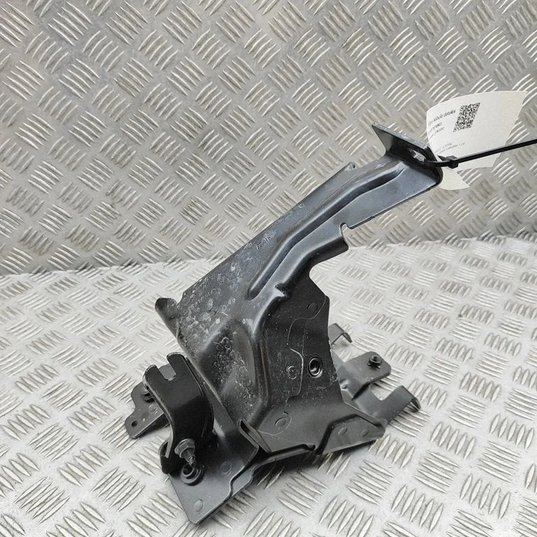 Radiator support slam panel bracket 671D67573R
