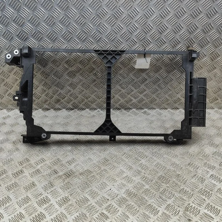 Radiatoru paneļa kronšteins 214963NL0A