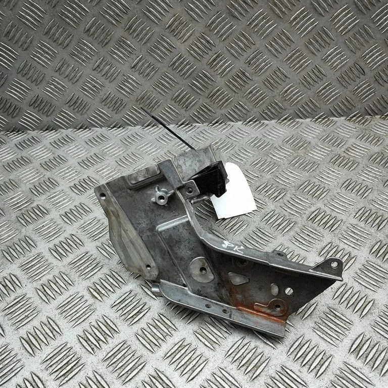 Radiator support slam panel bracket A2536210600