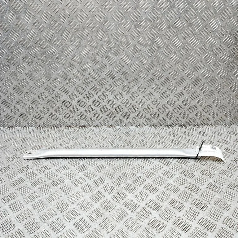 Radiatoru paneļa kronšteins A2236285200