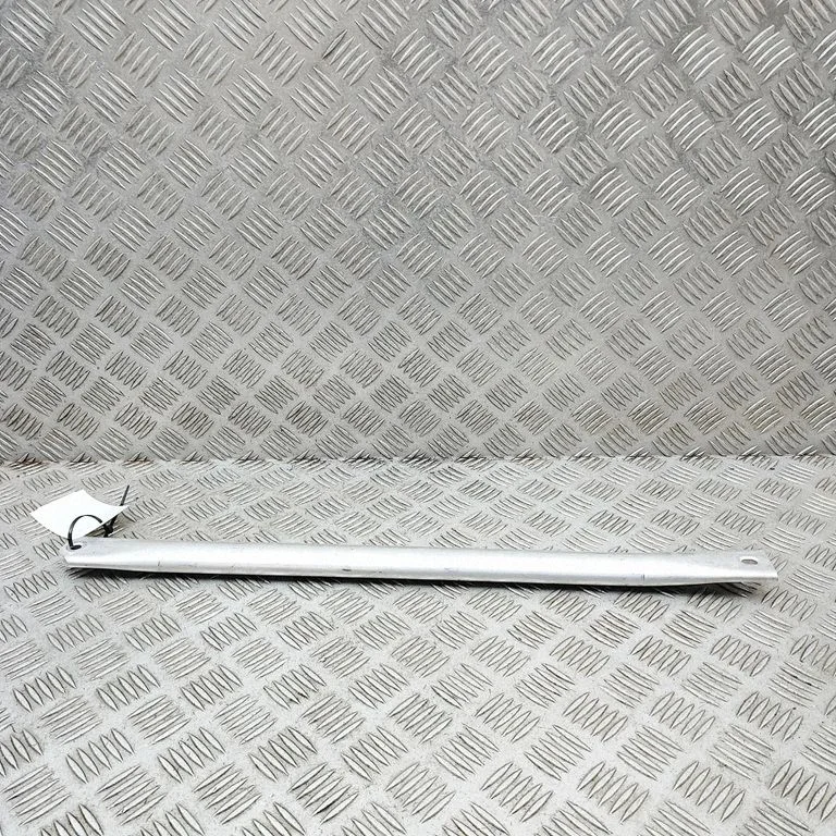 Radiatoru paneļa kronšteins A2236285200