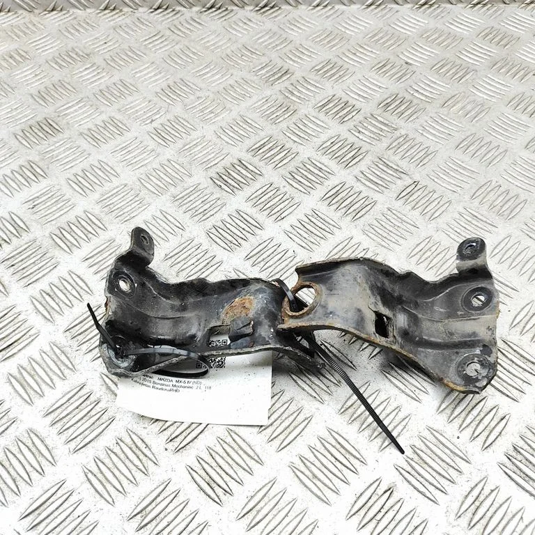 Radiator support slam panel bracket P51B15250