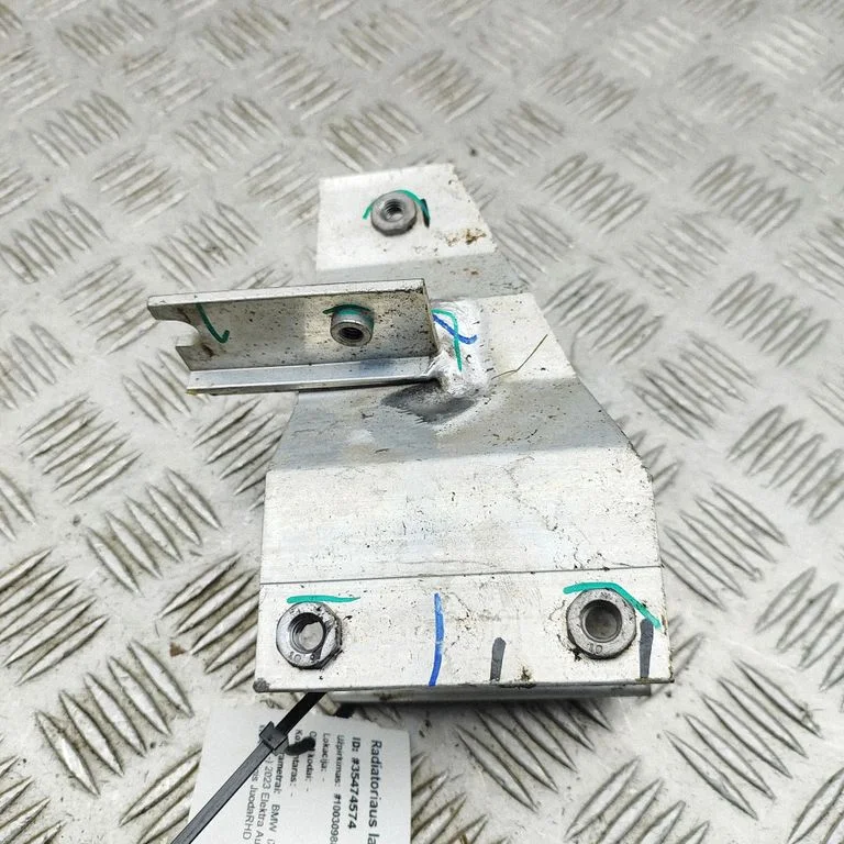 Radiatoru paneļa kronšteins 7473457