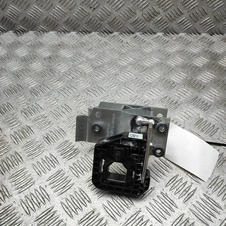 Radiaatori tugipaneeli klamber 8642753