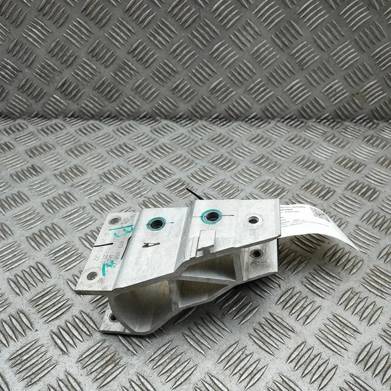 Radiaatori tugipaneeli klamber 7473458