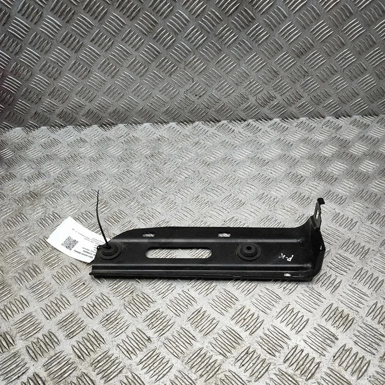 Radiaatori tugipaneeli klamber 7443621