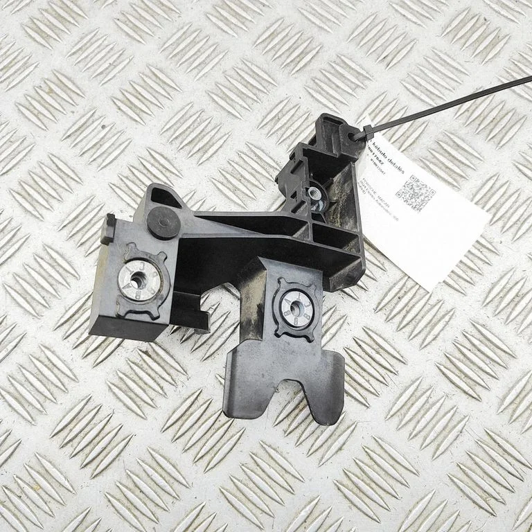 Radiator support slam panel bracket 95C807740