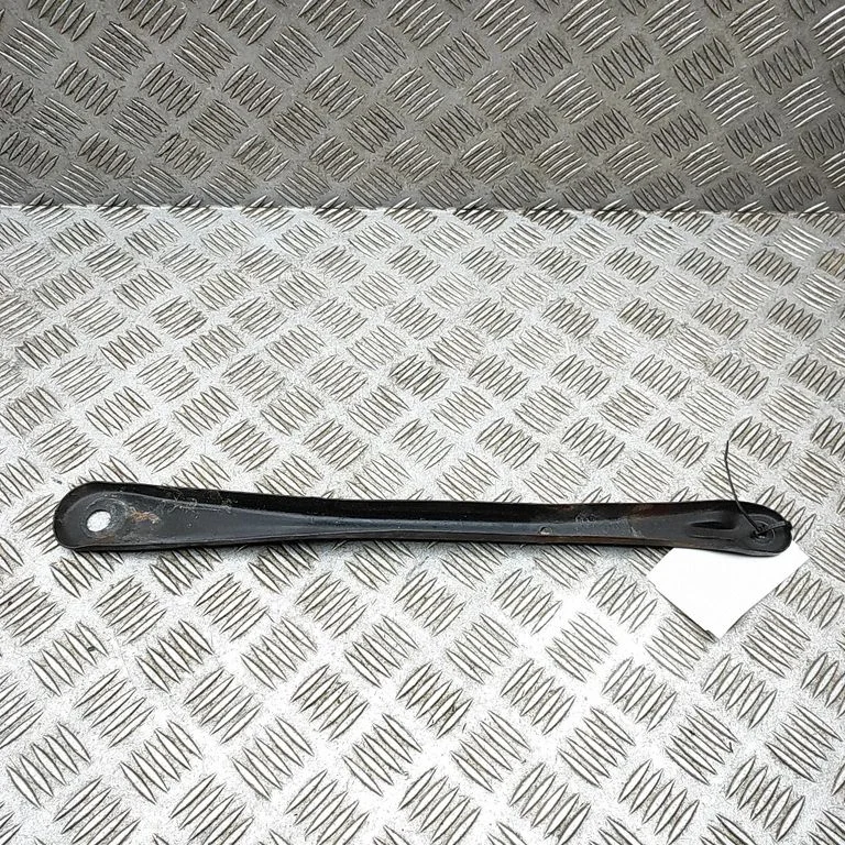 Radiator support slam panel bracket PP023003A1