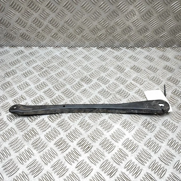 Radiator support slam panel bracket – Chrysler Voyager (2008-2016)