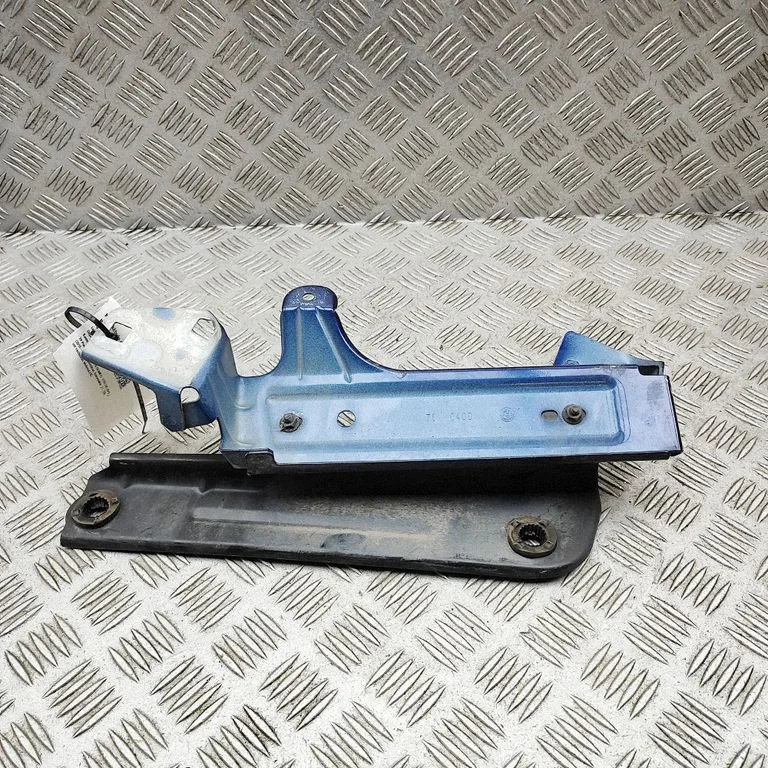 Radiatoru paneļa kronšteins