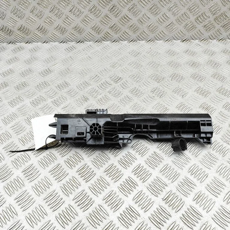 Radiatoru paneļa kronšteins 9846976
