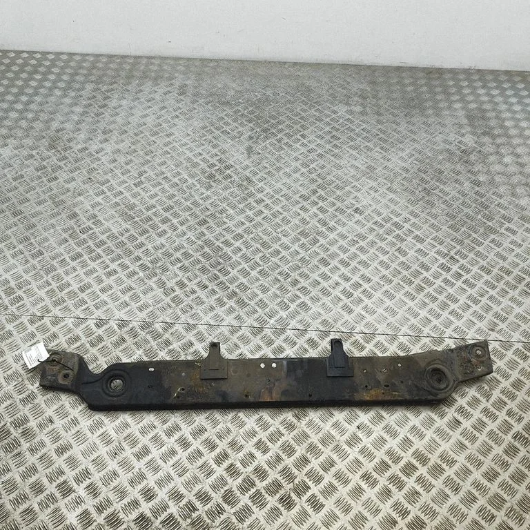 Radiatoru paneļa kronšteins GK218A058BE