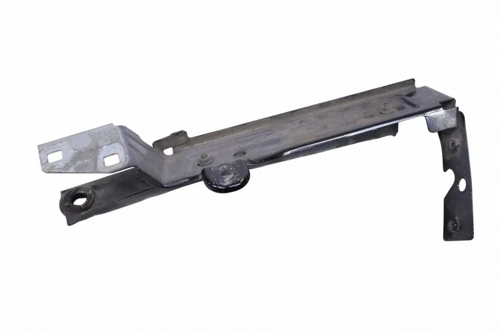 Radiatoru paneļa kronšteins C400