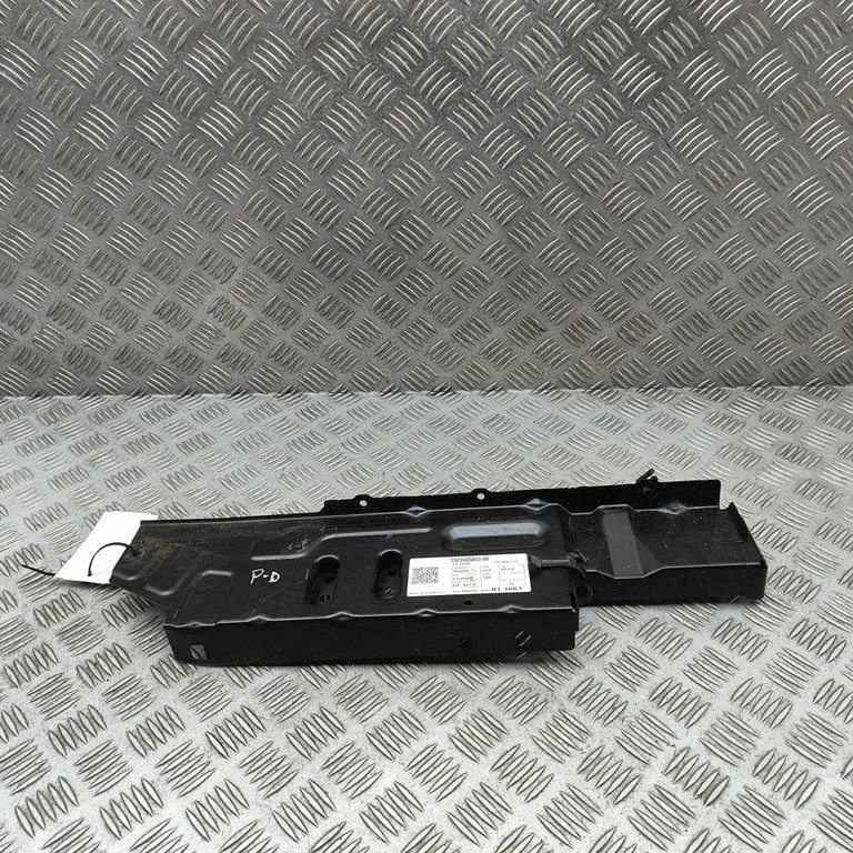 Radiator support slam panel bracket 7T0805476A