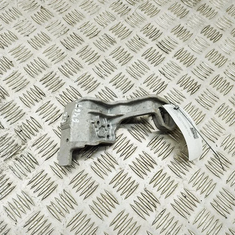 Radiator support slam panel bracket A2135052200