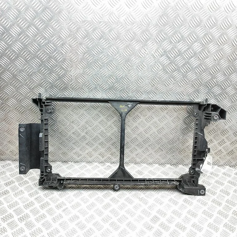 Radiatoru paneļa kronšteins 214963NL0A