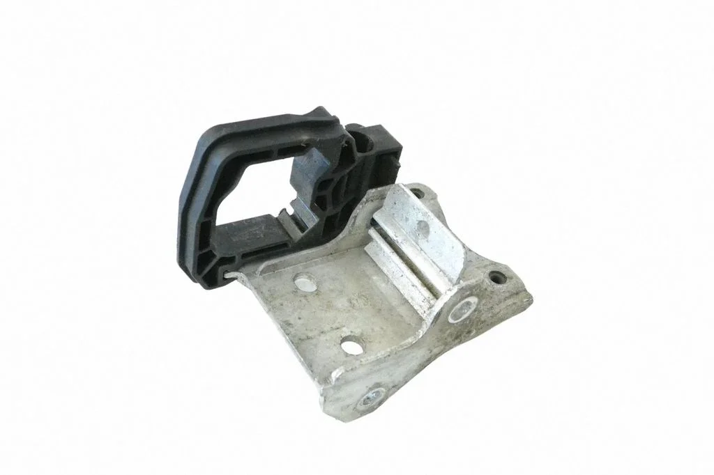 Radiator support slam panel bracket – BMW 6 Series F12 F13 (2010-2018)