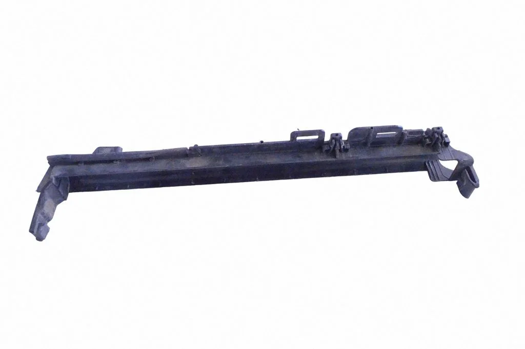 Radiatoru paneļa kronšteins 0477902914