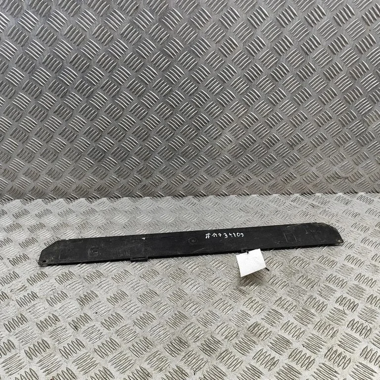 Radiatoru paneļa kronšteins 7616028