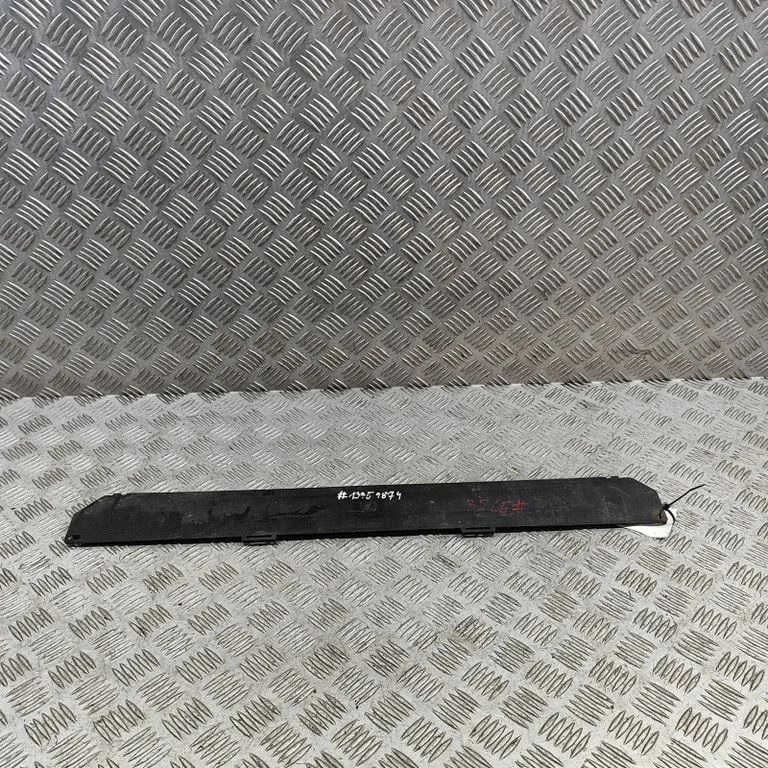 Radiatoru paneļa kronšteins 7616028