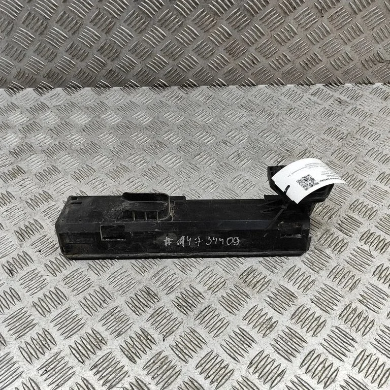 Radiatoru paneļa kronšteins 7616026