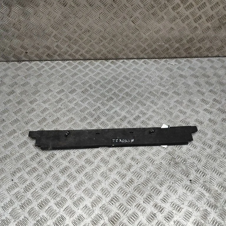 Radiatoru paneļa kronšteins – BMW 4. sērija F32 F33 (2013-2020)