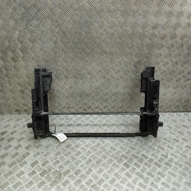 Radiator support slam panel bracket 7804617