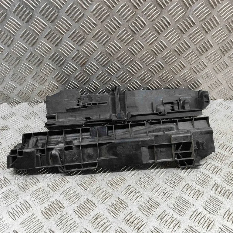 Radiatoru paneļa kronšteins 7524914