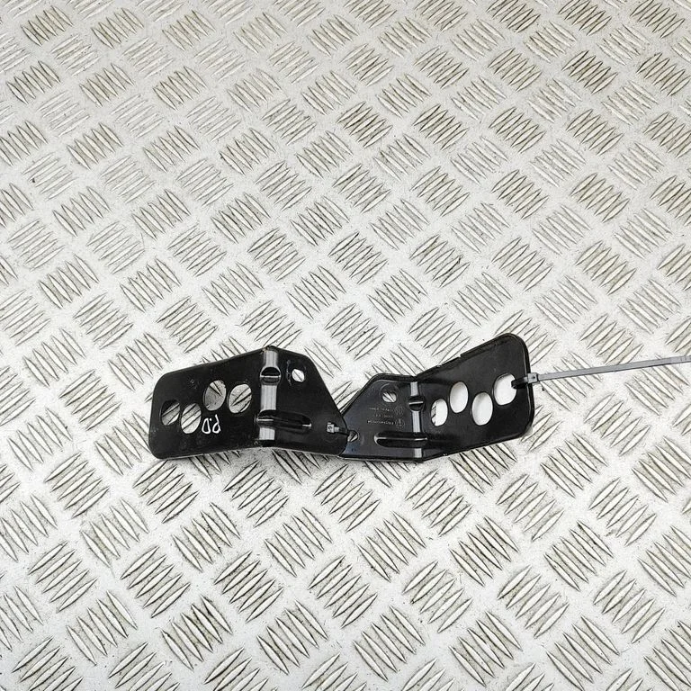 Radiatoru paneļa kronšteins FM2960960120C – Fisker Ocean (2022-2024)