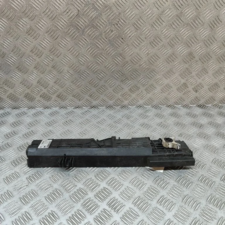 Radiatoru paneļa kronšteins 7600536