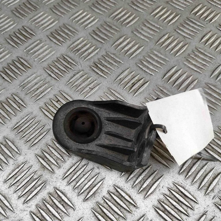 Radiator support slam panel bracket 25334KL000