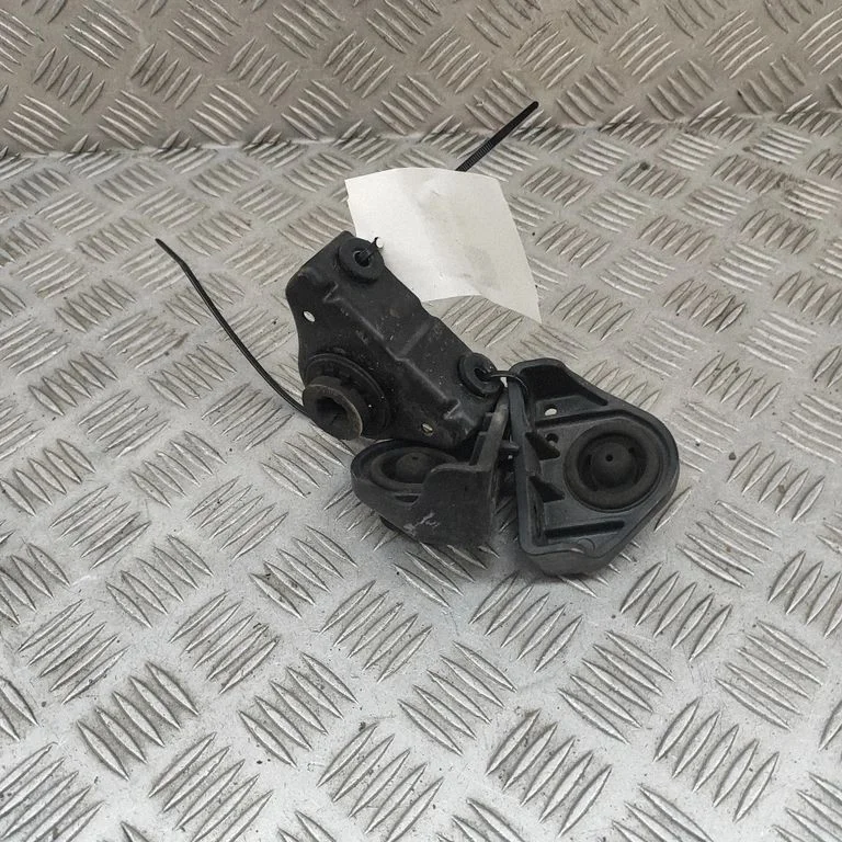 Radiaatori tugipaneeli klamber 25333D3000