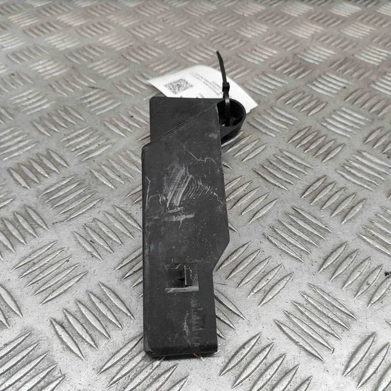 Radiatoru paneļa kronšteins A9065051188