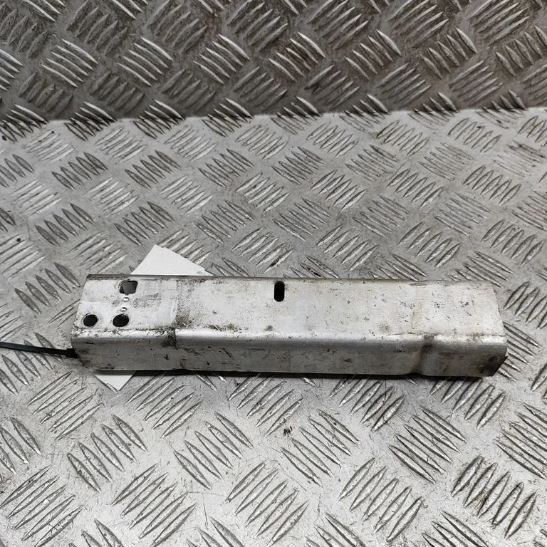 Radiator support slam panel bracket – Mercedes-Benz E-Class W213 (2016-)