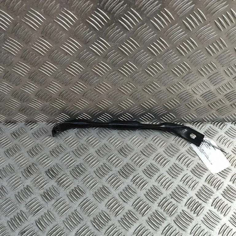 Radiatoru paneļa kronšteins 7159588