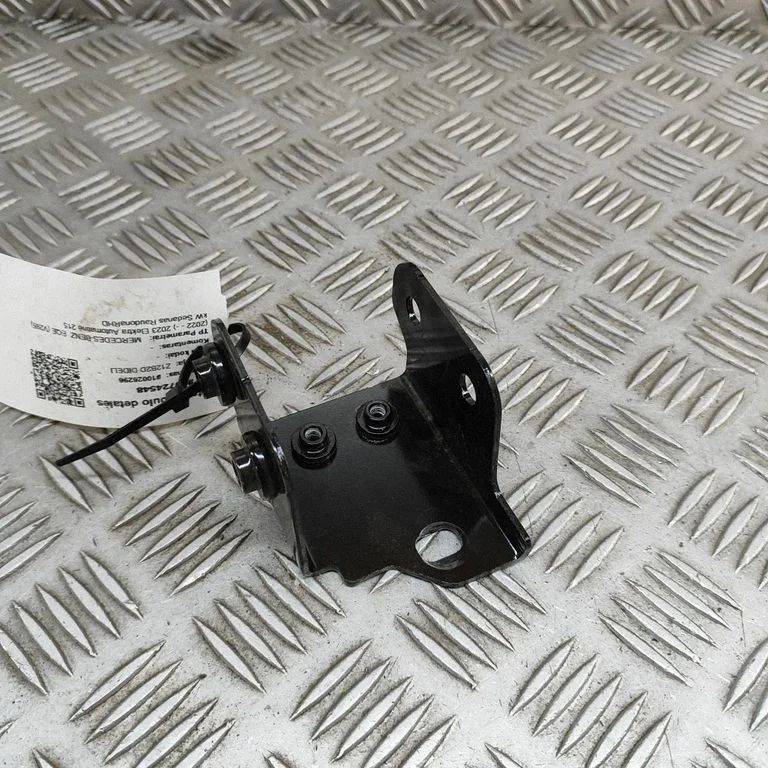 Radiatoru paneļa kronšteins A2956208501