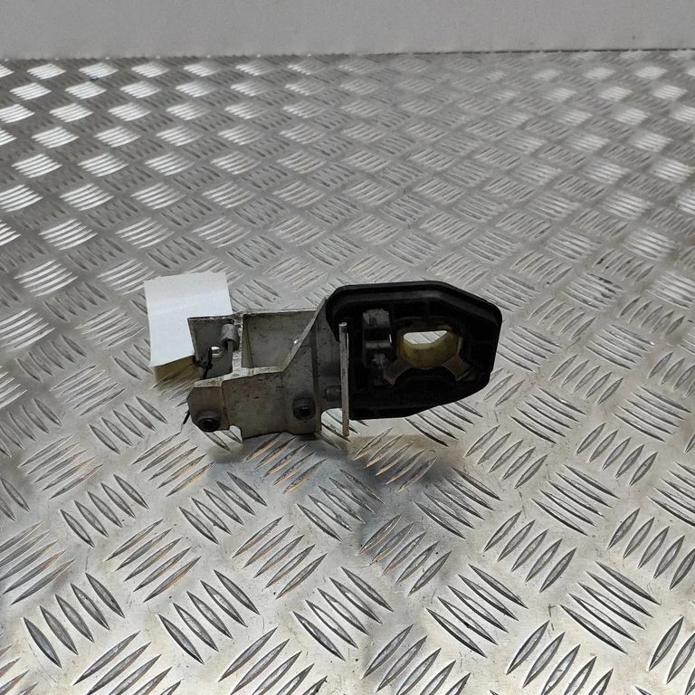 Radiaatori tugipaneeli klamber – BMW 3-seeria GT F34 (2013-2017)