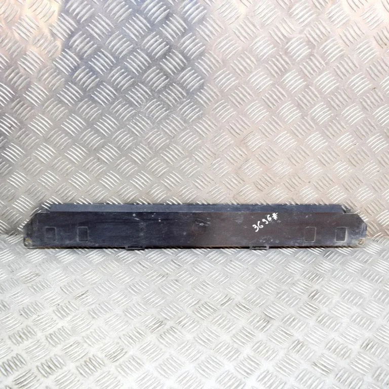 Radiatoru paneļa kronšteins M158292F