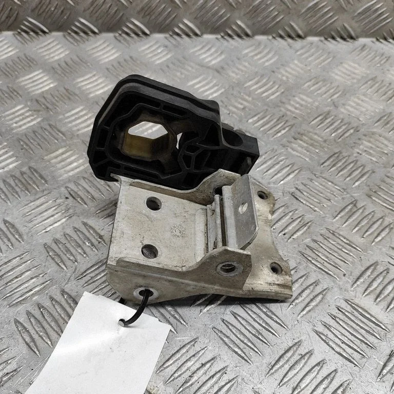 Radiator support slam panel bracket 7207152