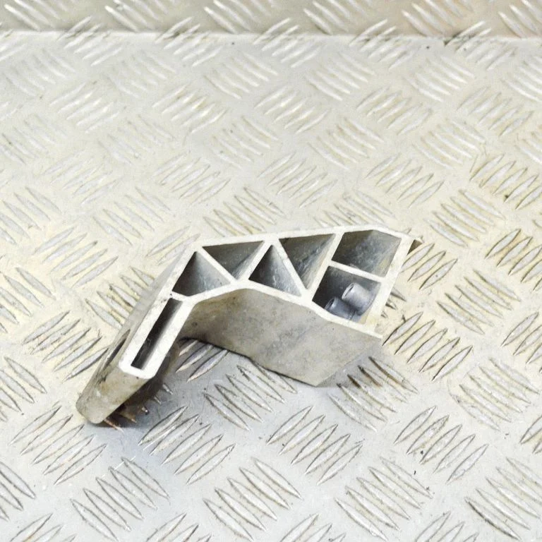 Radiatoru paneļa kronšteins