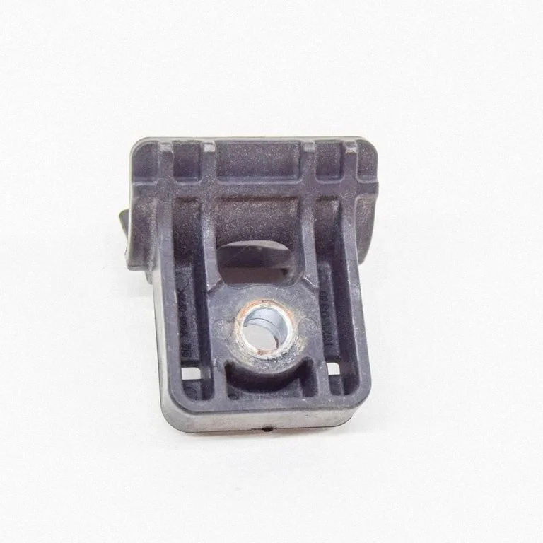 Radiatoru paneļa kronšteins 13250318